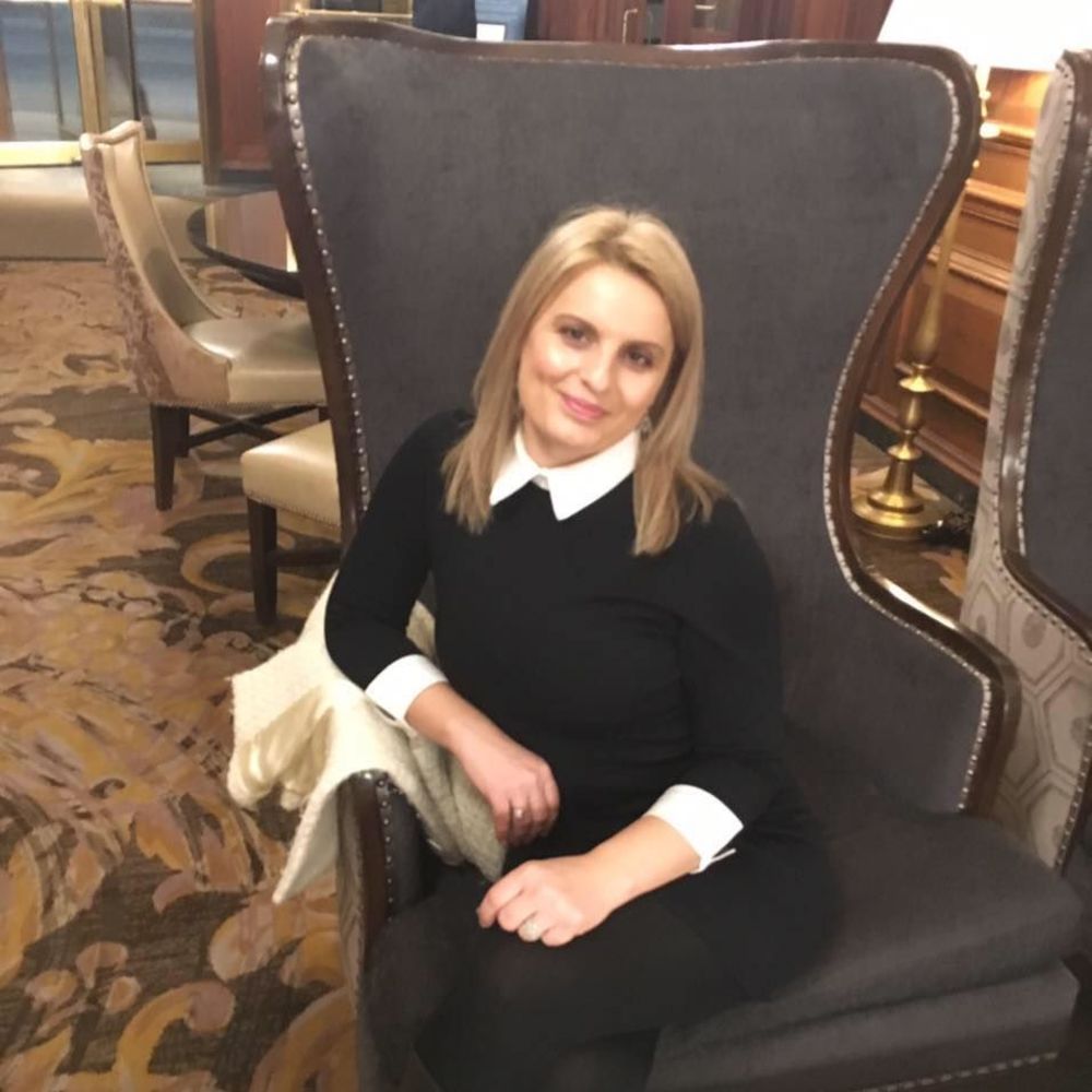 Meet your Posher, Renata
